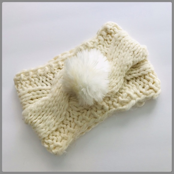 NWT Cream/White Furry Pompom Headband - Picture 4 of 5